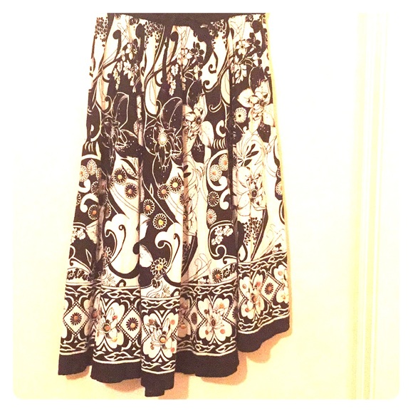 $⬇️ EUC Jackpot RVA Street Boutique Hi-Lo Skirt - Picture 2 of 4